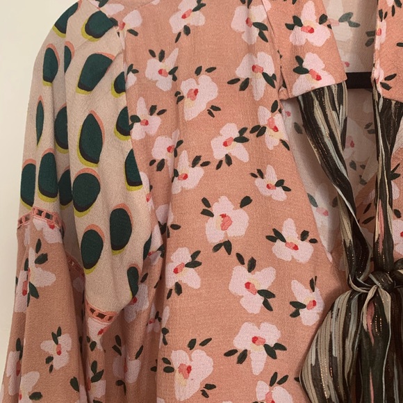 Blouse - Picture 2 of 3